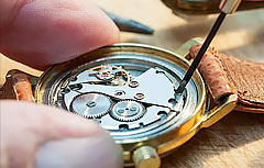 豪利时手表维修保养（如何去除爱彼手表表壳上的锈斑）