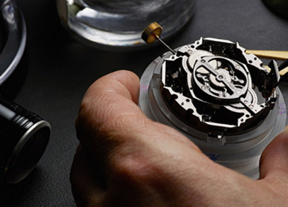 豪利时手表如何更换电池（电池更换）